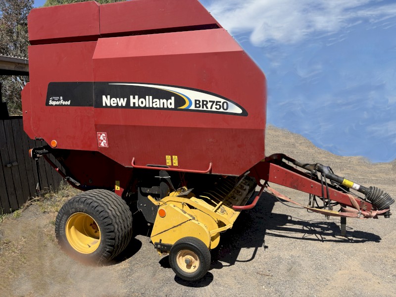 WANTED New Holland BR750 All-Purpose Baler Round