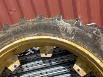 348/85R48 TRACTOR TYRES AND RIMS 