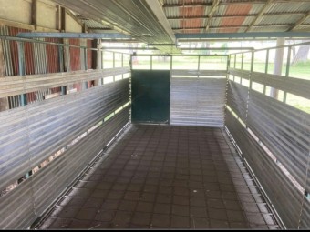 Strasburg Cattle Crate