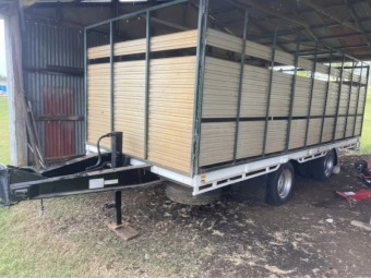 Strasburg Cattle Crate