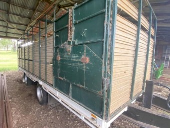 Strasburg Cattle Crate