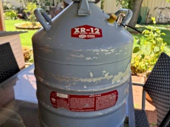  AI Liquid Nitrogen tank XR-12 serial no. 261-181-K1