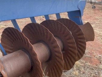 2001 Grizzly 92 Field Boss Offset Disc