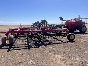Seedhawk 1220 Bar with Horwood Bagshaw 6000 Air Cart