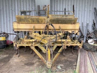 Connor Shea 18 row Trailing Seeder
