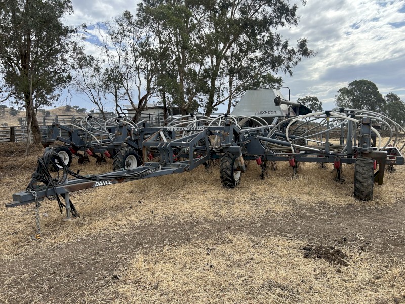 RFM CT 2300 Guidance Air Seeder and Flexicoil Seed Cart