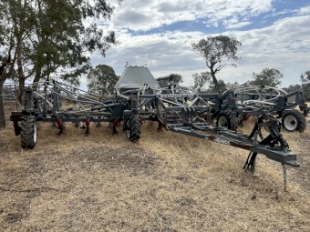 RFM CT 2300 Guidance Air Seeder and Flexicoil Seed Cart