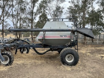 RFM CT 2300 Guidance Air Seeder and Flexicoil Seed Cart
