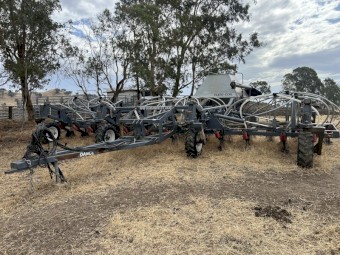 RFM CT 2300 Guidance Air Seeder and Flexicoil Seed Cart