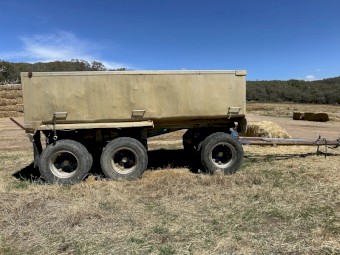 Tri Dog tipping trailer 