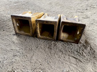 Excavator Bucket Teeth x 3