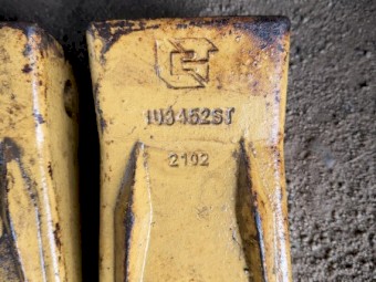 Excavator Bucket Teeth x 3