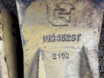 Excavator Bucket Teeth x 3