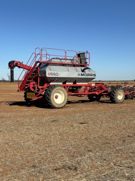 2017 Morris C2 60ft Contour Bar with Morris 9550 ICT Air Cart