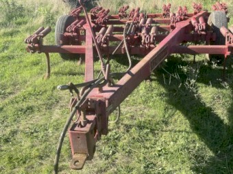 International 21 Tyne Scarifier