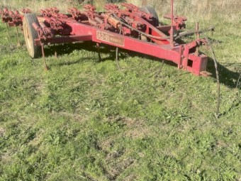International 21 Tyne Scarifier