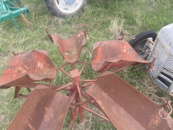Lamb Marking Cradles