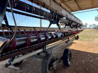1992 Case IH 1680 Header with Front