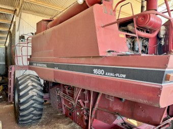 1992 Case IH 1680 Header with Front