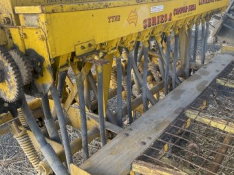 Connor Shea Series II 14 Run Linkage Seeder