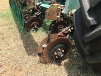John Shearer 27R 6/90 Combine
