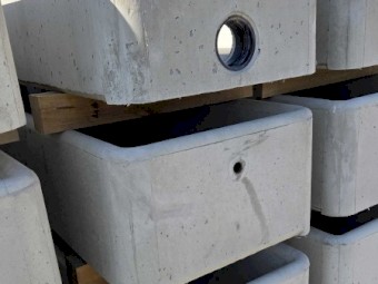 CLEARANCE! 3m / 485Lt Concrete Rectangle Troughs - minor damage