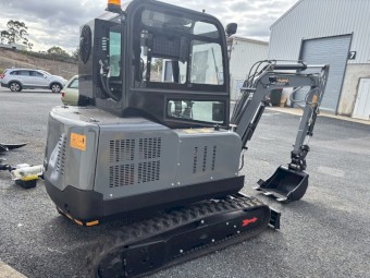2026 Jay-Hawk JHM30 Excavator