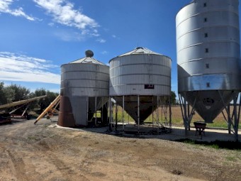 1 x Nelson 35T Silos