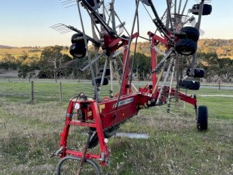 2018 Massey Ferguson RK 802 TRC -PRO Rotary Hay Rake