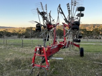 2018 Massey Ferguson RK 802 TRC -PRO Rotary Hay Rake
