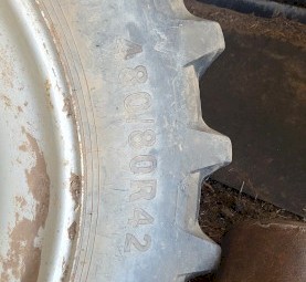 2 x 480/80R42 Tyres on Case IH Magnum Rims