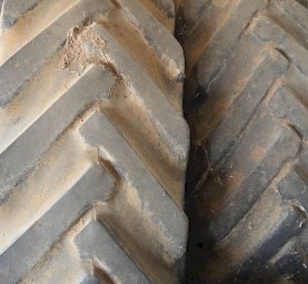 2 x 18.4-R42 tyres on Case IH Magnum Rims