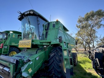 2011 John Deere 9770 Header Macdon D60 Front 
