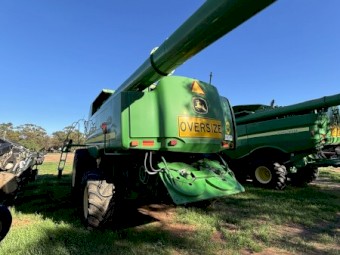 2011 John Deere 9770 Header Macdon D60 Front 