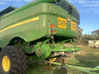 2015 John Deere S690 Header Macdon Fd75