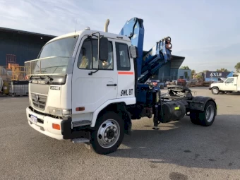 2005 NISSAN LK 245/crane/step deck trailer package