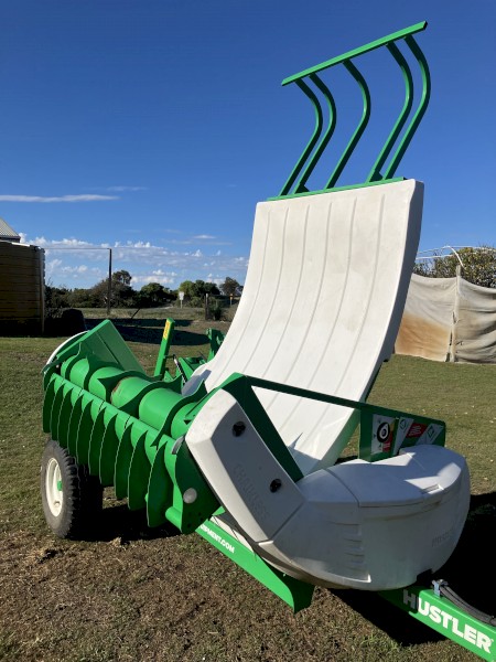 2022 Hustler TX205 Chainless Hay Feed Out Cart