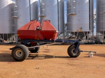 Morris 7130 Air Seeder