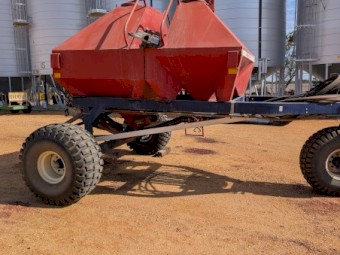 Morris 7130 Air Seeder