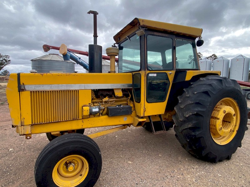 1977 Chamberlain 4280 Tractor