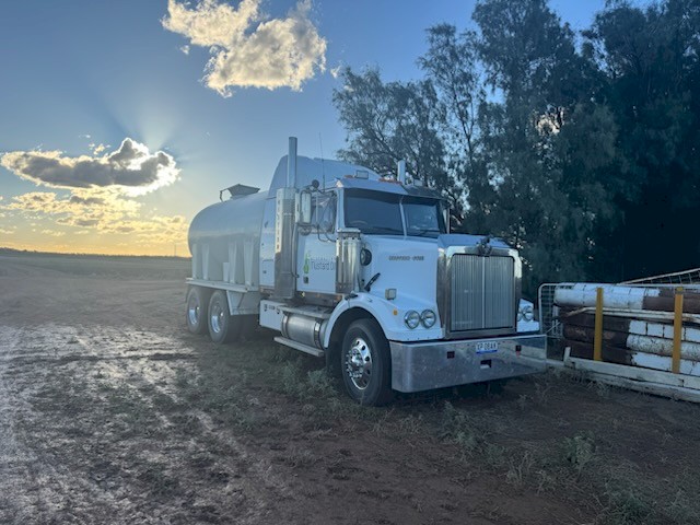 Western Star 4800FX Table Top Truck with 16,000L Water Tank