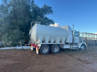Western Star 4800FX Table Top Truck with 16,000L Water Tank