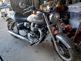 Triumph America Bonneville 