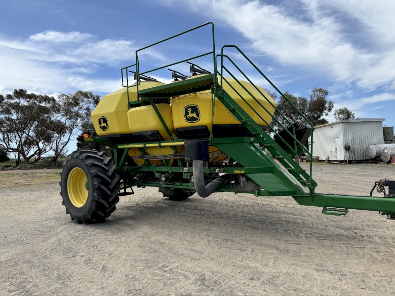 John Deere 1910 Air Seeder Cart