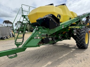 John Deere 1910 Air Seeder Cart
