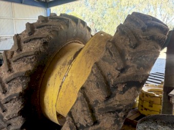 John Deere R4045/4060/616 SP Sprayer 480/80R50 Duals