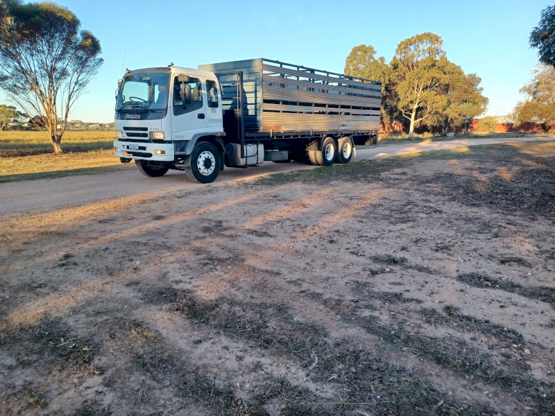 2007 Isuzu FVM 1400 Livestock Truck