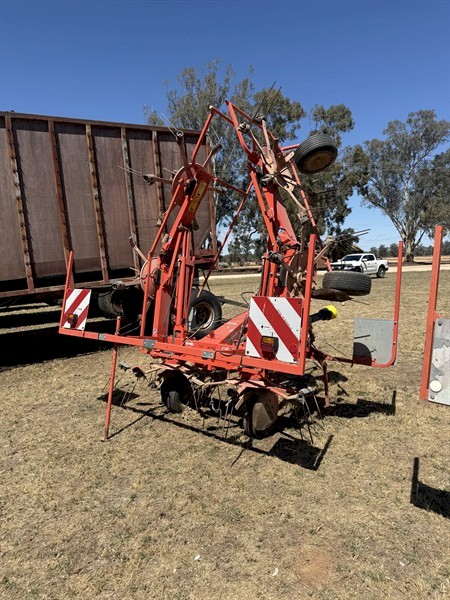 Kuhn QF6502 Tedder Rake