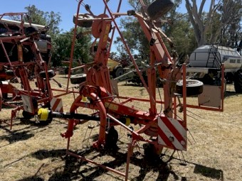 Kuhn QF6502 Tedder Rake