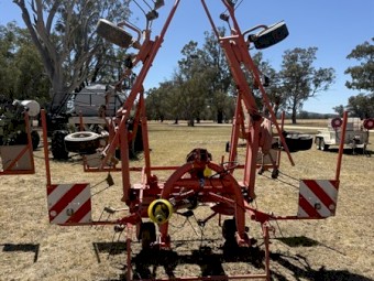 Kuhn QF6502 Tedder Rake